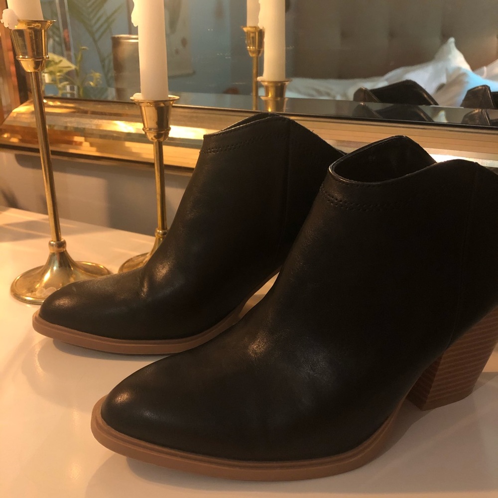 TARGET Black & Tan Shoes slide on booties 9 1/2